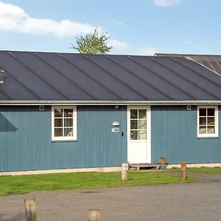 3 Bedroom Beautiful In Prázdninový dům