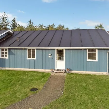 3 Bedroom Beautiful In * Nørre Nebel