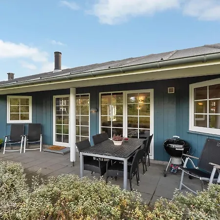 Prázdninový dům 3 Bedroom Beautiful In *