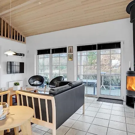 3 Bedroom Beautiful In Hébergement de vacances