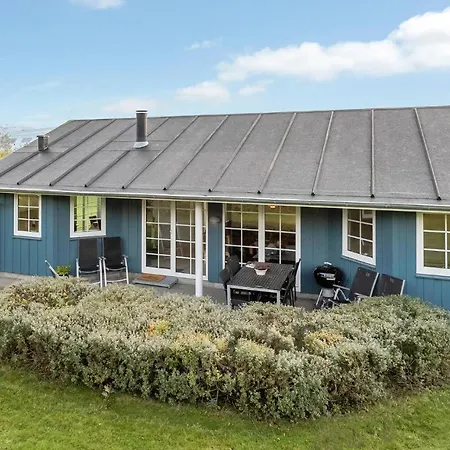3 Bedroom Beautiful In Hébergement de vacances