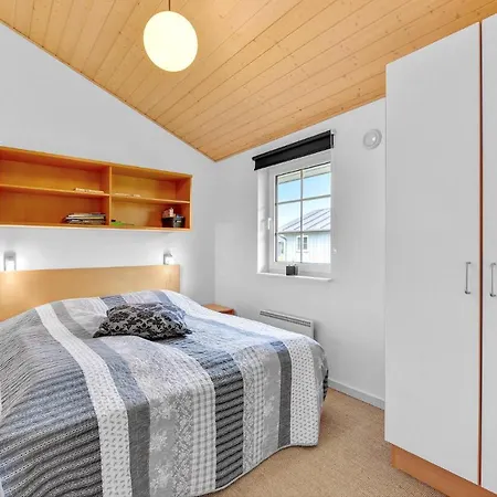 בית נופש 3 Bedroom Beautiful In