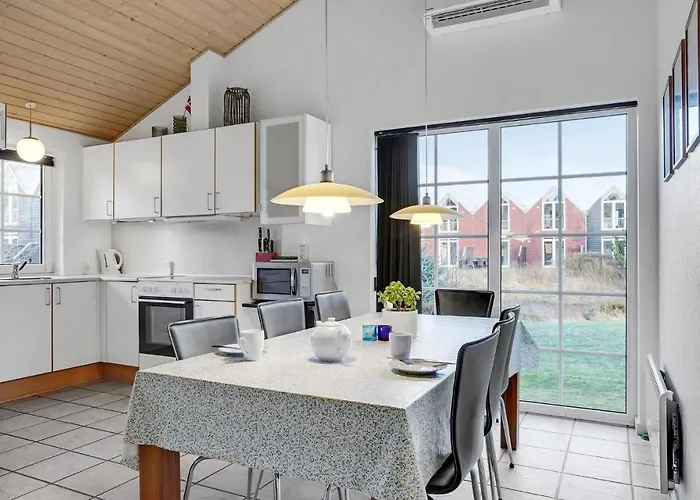 3 Bedroom Beautiful In * Nørre Nebel