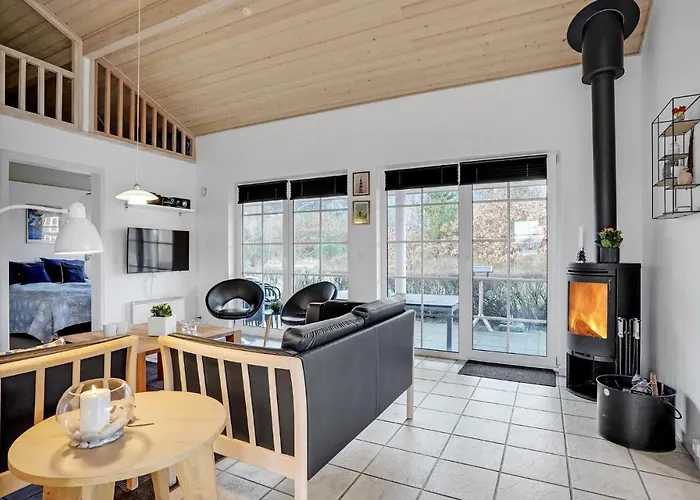 3 Bedroom Beautiful In Vakantiehuis