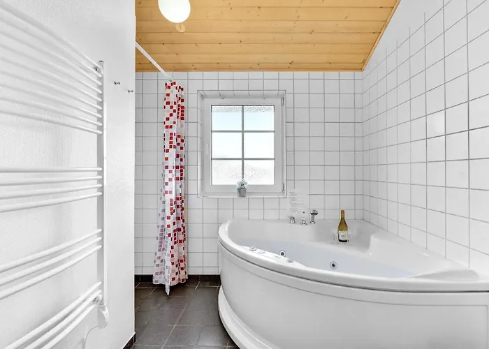 3 Bedroom Beautiful In Nørre Nebel